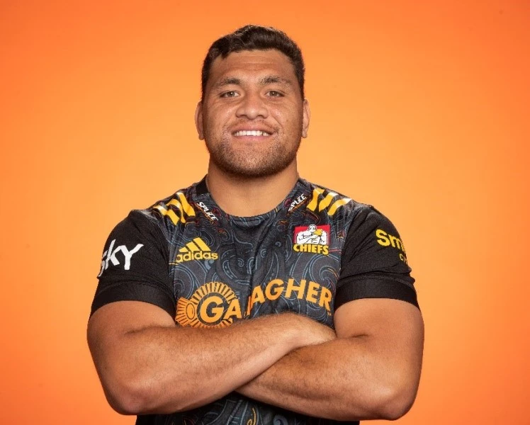 Gallagher Chief Atu Moli returns for the Gallagher Chiefs v2