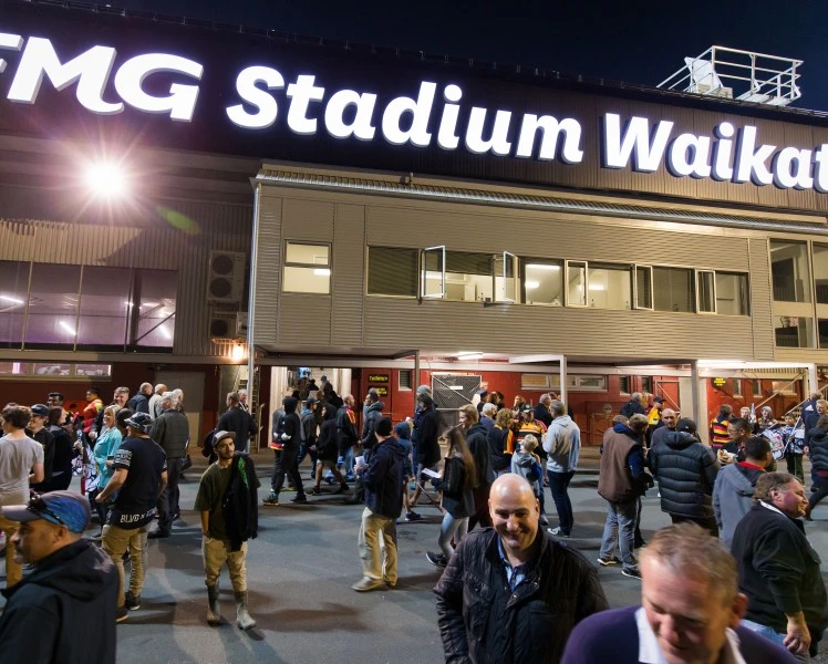 Second big screen installed